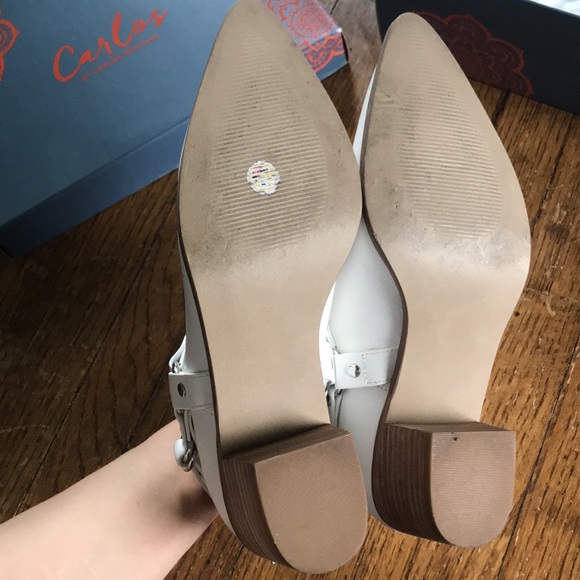 Carlos by Carlos Santana Pointer white pointed toe booties with heel, size 8 - Picture 4 of 10